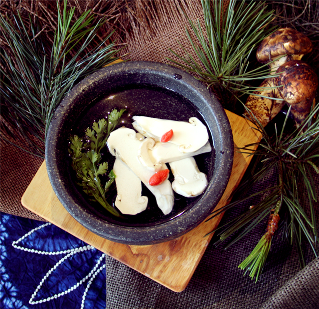 6 香格里拉松茸泉水汤(素).png
