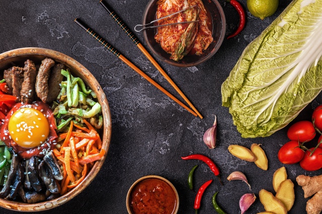 batch_1. 石锅拌饭与辣白菜 Hot Stone Pot Bibmbab & Kimchi.jpg